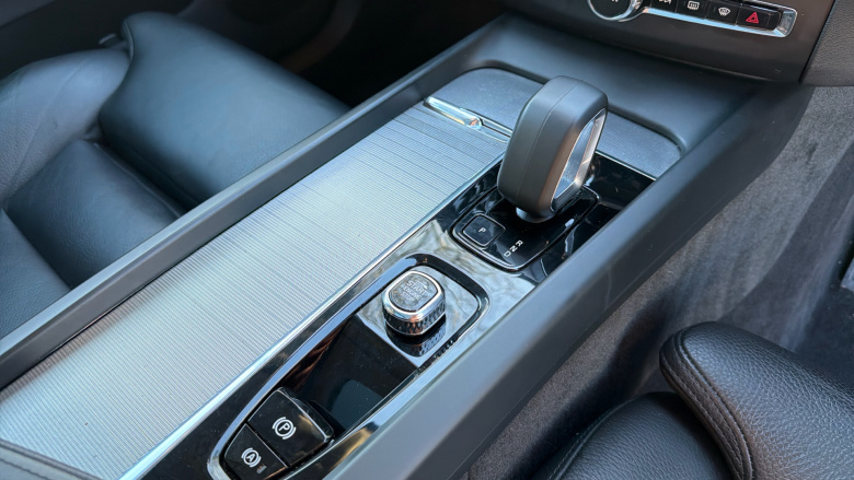 Volvo XC60 2.0 T6 [350] RC PHEV Plus Dark 5dr AWD Geartronic Estate